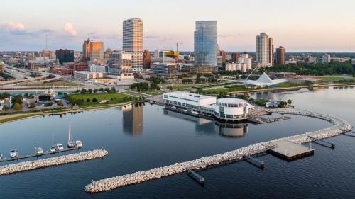 VM-Milwaukee-Skyline-Drone-Discoveryworld