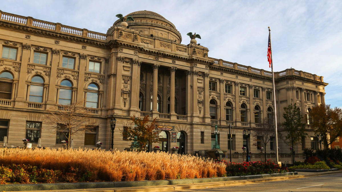 exterior view of the Milwaukee Public Library Central Branch