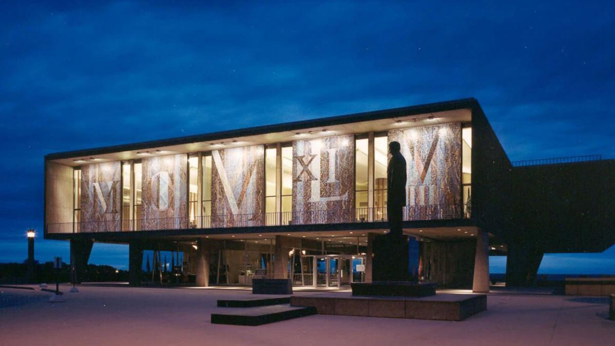 an exterior image of the War Memorial Center in Milwaukee